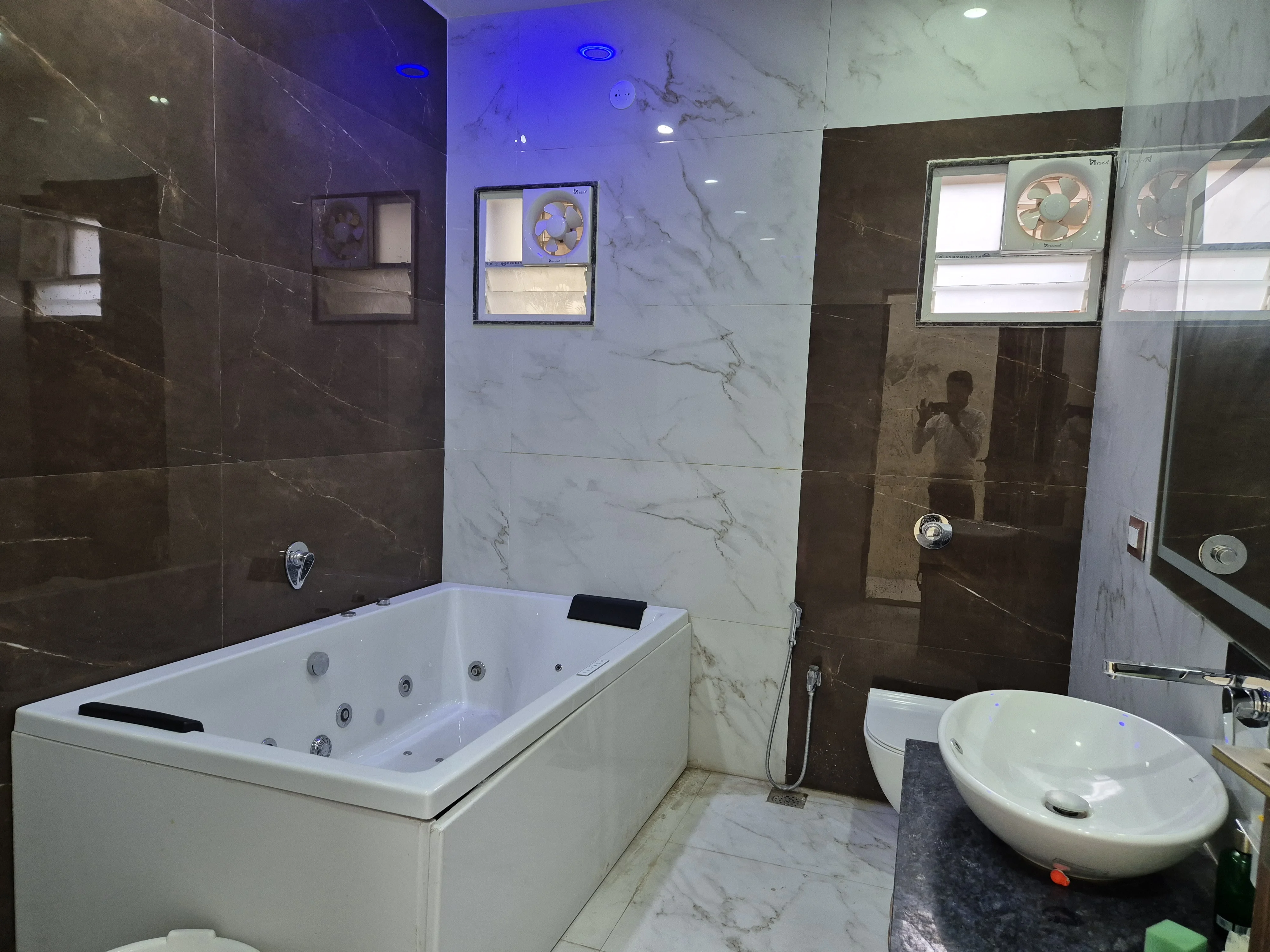 Ultra-Luxury Spa Bathroom — Space 4